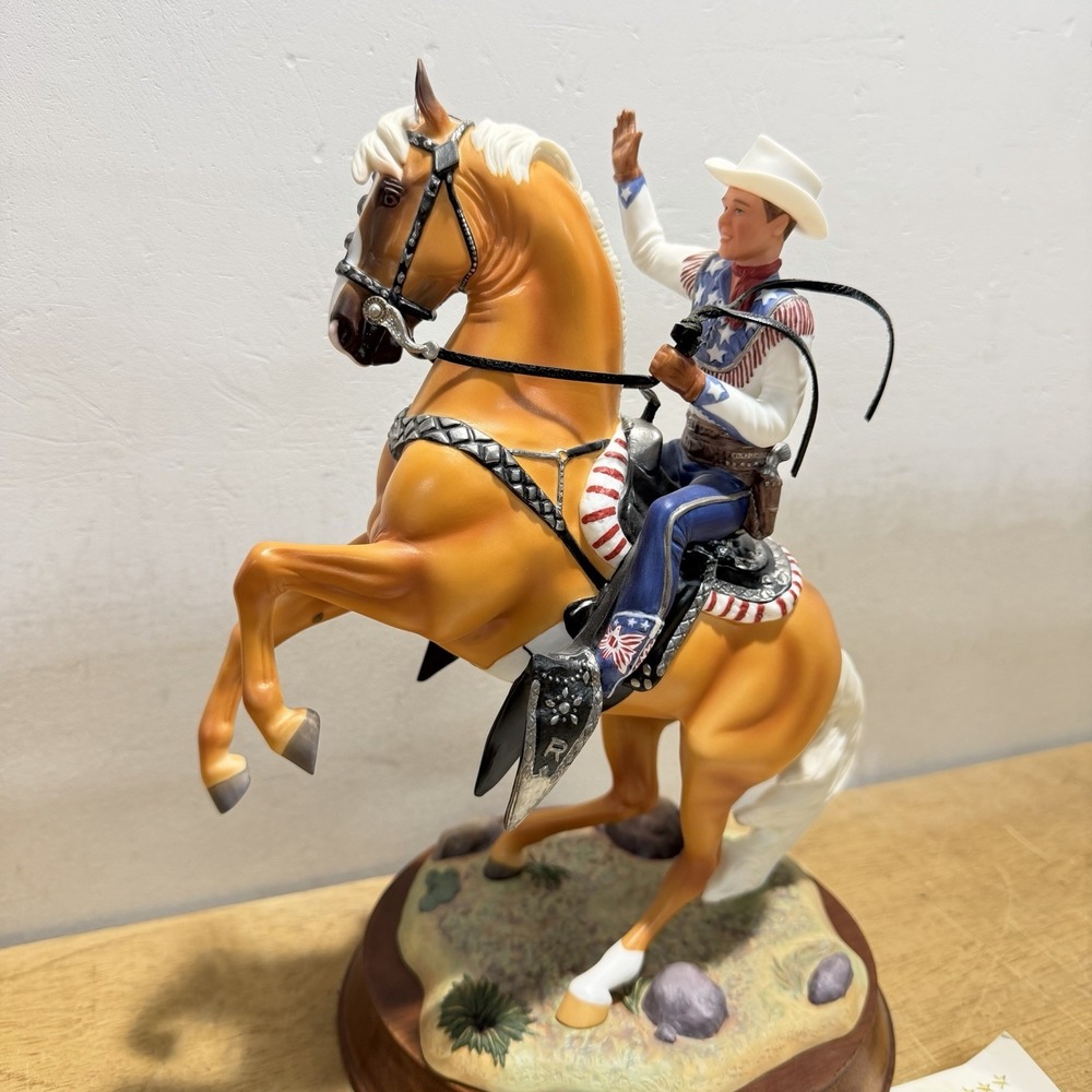 Breyer Roy Rogers & Trigger 8125 Gallery Porcelain Figure Limited 2002 COA - Picture 2 of 10